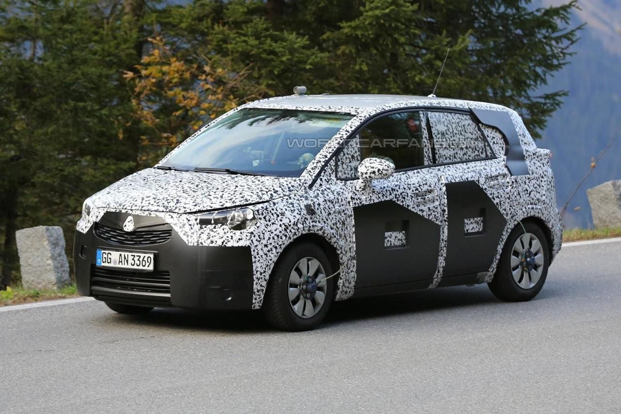 Opel Meriva третьего поколения заснят на тестах Opel Meriva 2017 spied 5.jpg