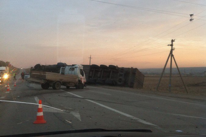 В ДТП с грузовиками под Иркутском погибли два человека В ДТП с грузовиками под Иркутском погибли два человека.jpg