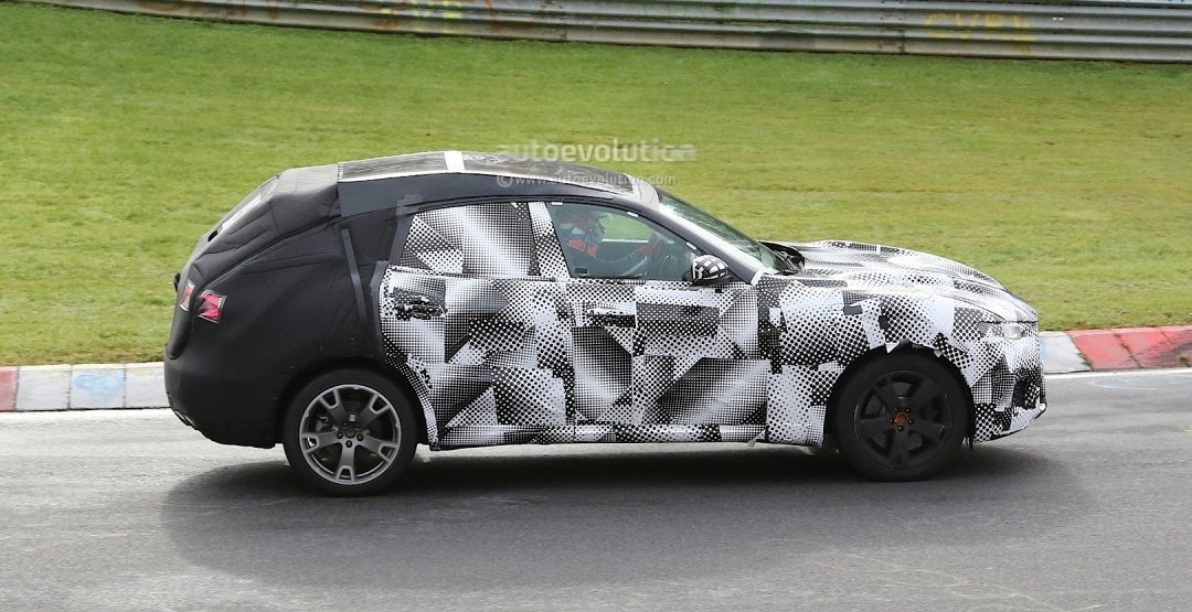 Кроссовер Maserati Levante заснят на Нюрбургринге Maserati Levante spied 3.png