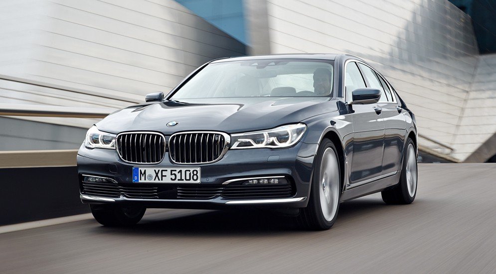 В России начались продажи нового седана BMW 7-series 1.jpg