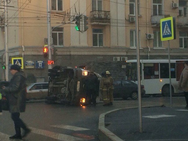 В Уфе перевернулся автобус с детьми: семеро пострадали В Уфе перевернулся автобус с детьми4.jpg
