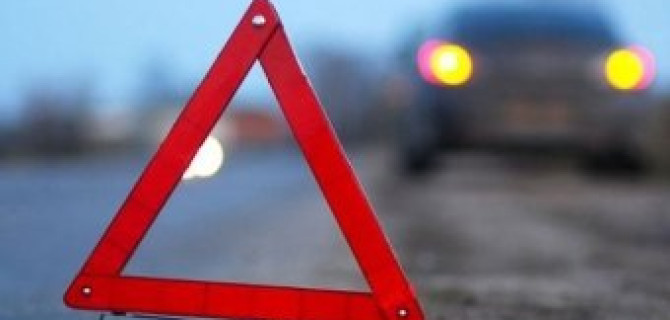 В Тихорецке полицейский автомобиль столкнулся с автобусом