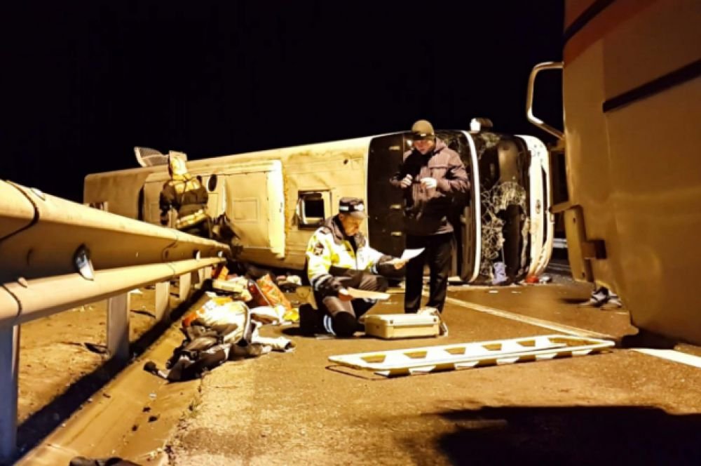 В ДТП под Тулой погибли 7 и пострадали 48 человек 8.jpg