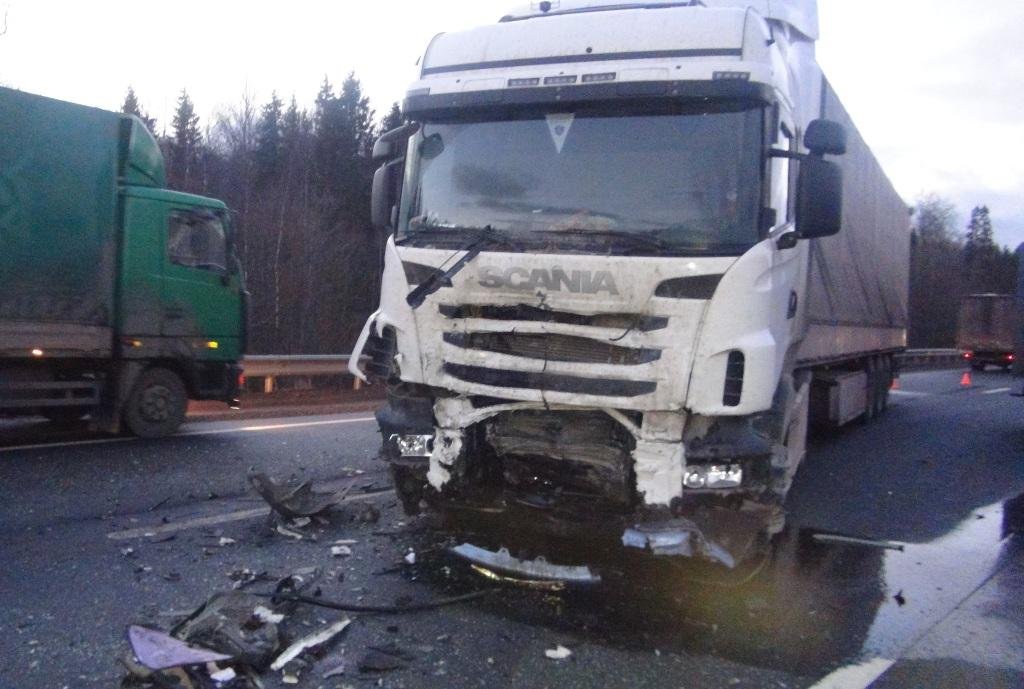 Водитель Daewoo Nexia погиб в ДТП с грузовиком в Грязовецком районе 1.JPG