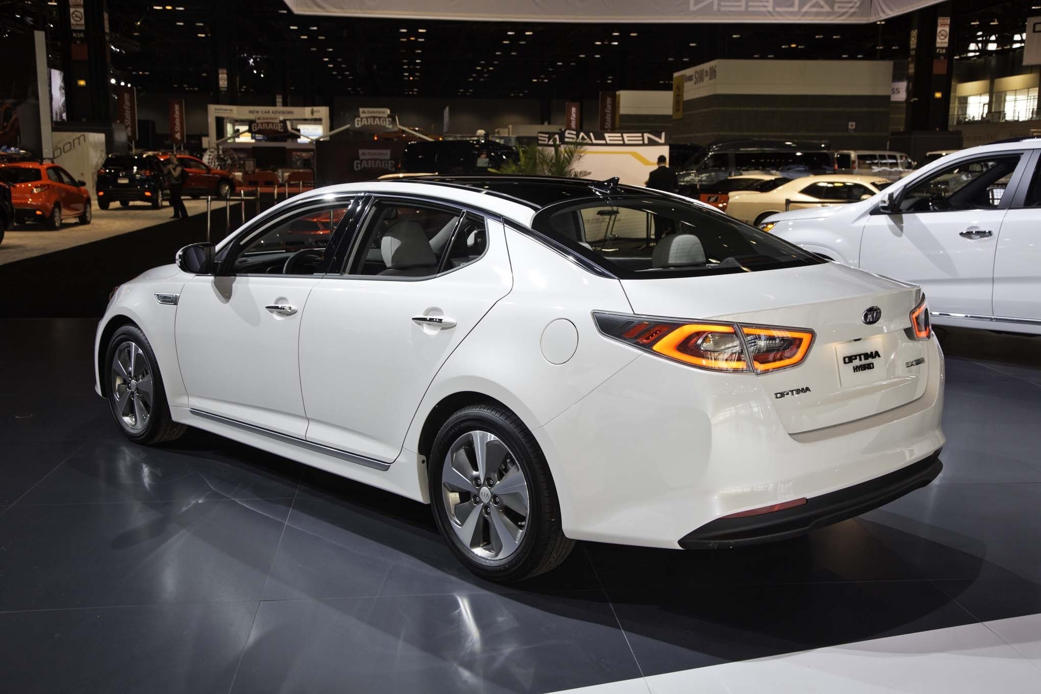 Обновленный Kia Optima получил гибридную версию 2.jpg