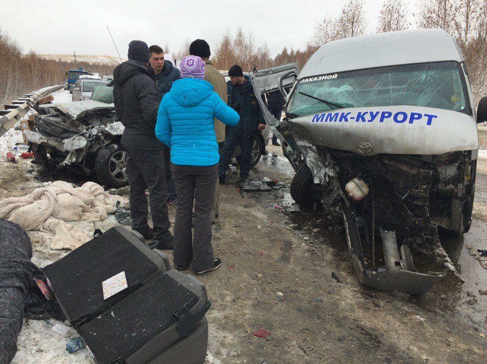 В Башкирии в ДТП с микроавтобусом пострадали восемь человек.jpg