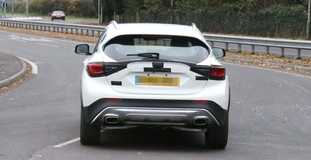 Infiniti QX30 1.jpg