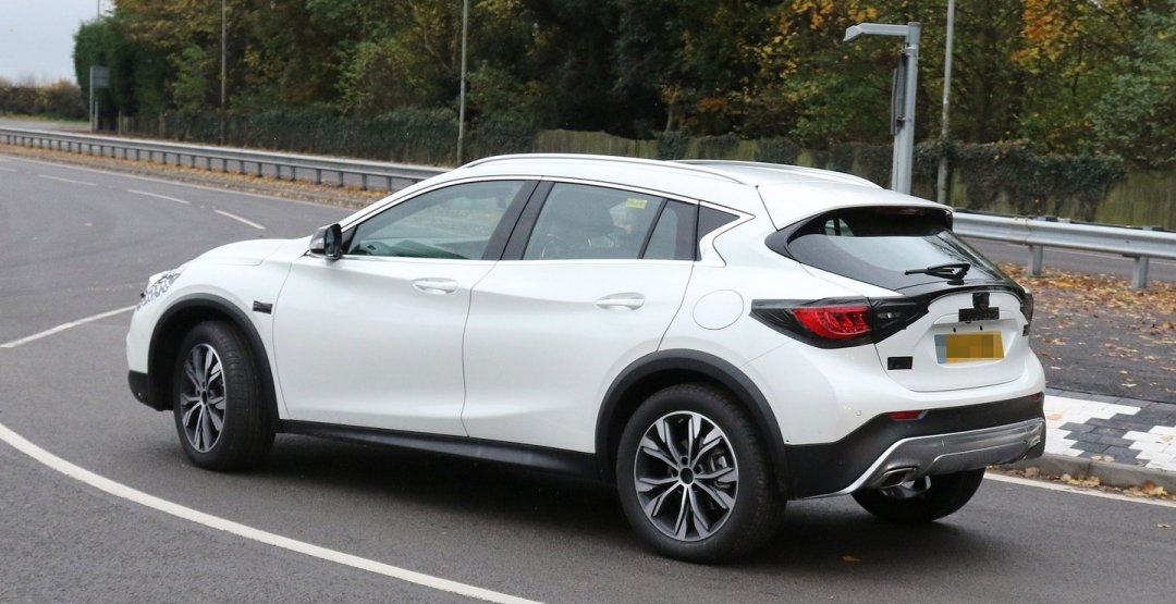 Infiniti QX30 4.jpg