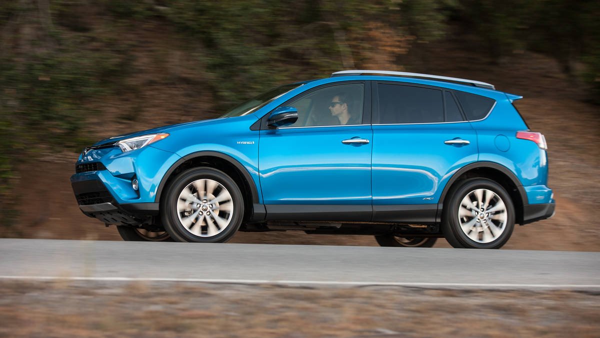 Новая модификация Toyota Rav4 2016 HIBRID составит от 10 до 15 процентов общих продаж. 2016_toyota_rav4_limited_hybrid_09.jpg