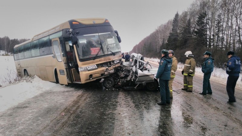 Возле Ачита в ДТП с автобусом погиб человек Возле Ачита в ДТП с автобусом погиб человек 2.jpg