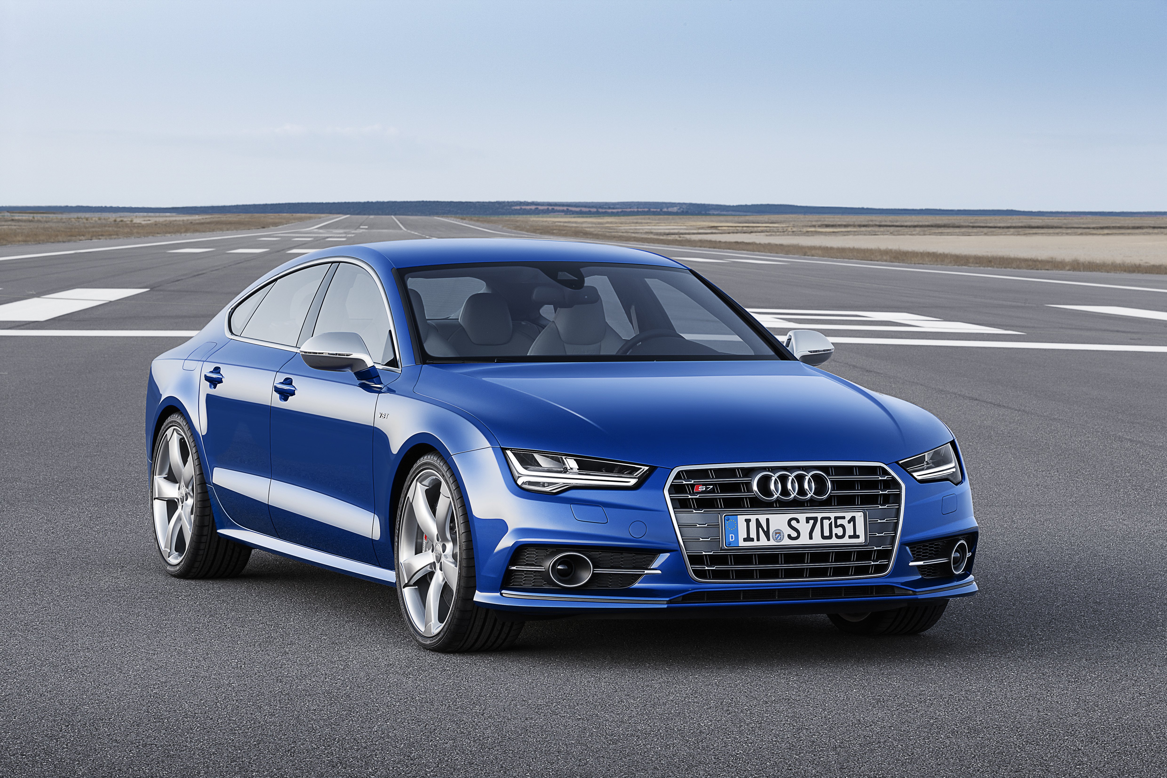Известна стоимость новых мощных версий Audi RS6 Avant и RS7 Sportback 2.jpg