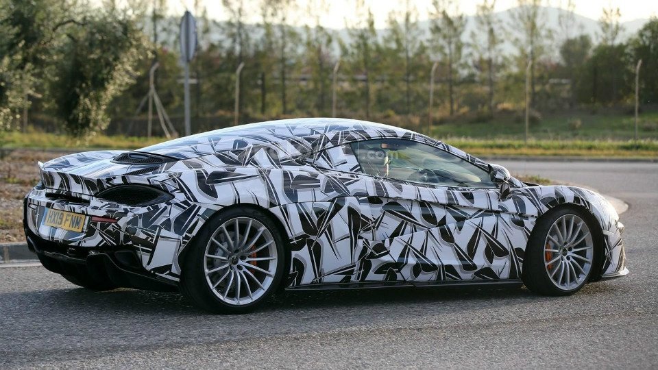 McLaren 570S GT замечен на тестах 1.jpg