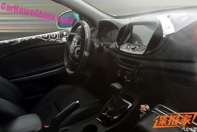 Chery тестирует новый компактный кроссовер Arrizo T15 2.jpg