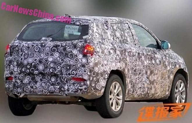 Chery тестирует новый компактный кроссовер Arrizo T15 3.jpg