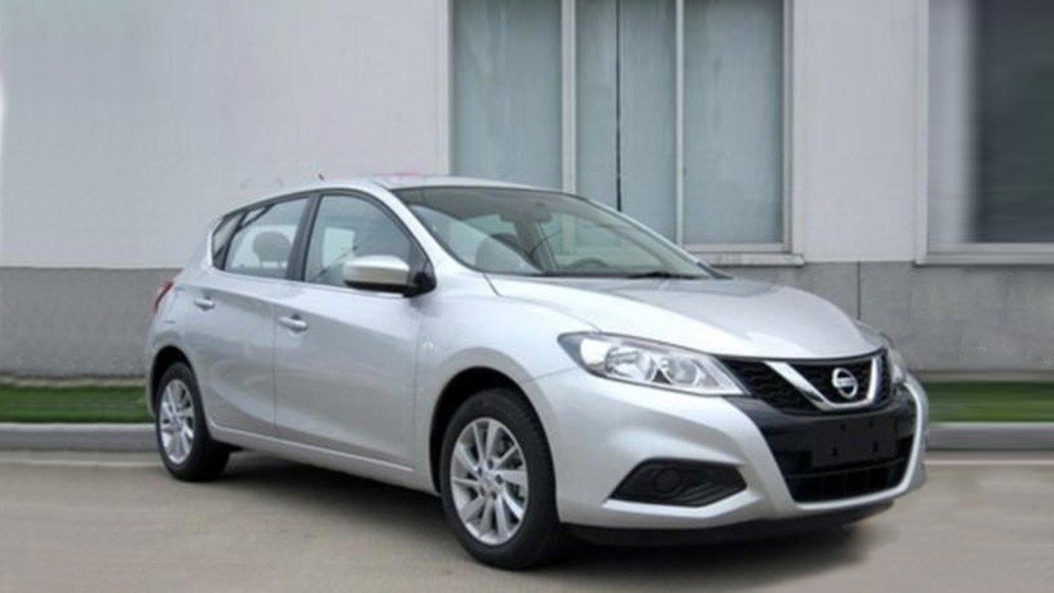 В Китае замечен рестайлинговый Nissan Tiida.jpg