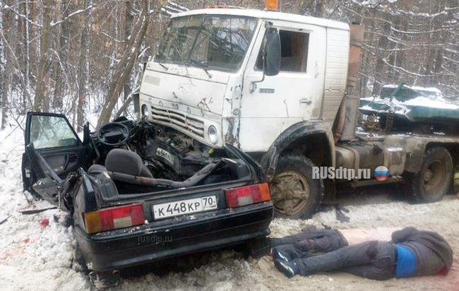 Три человека погибли в ДТП с КАМАЗом в Томске Три человека погибли в ДТП с КАМАЗом в Томске 2.jpg