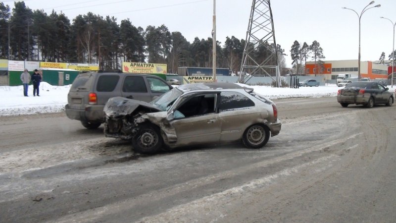 В Екатеринбурге Toyota сбила пятерых пешеходов: один человек погиб 2.jpg
