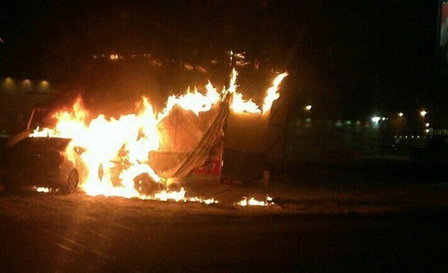 Пьяная автоледи из Красноярска сожгла две машины Пьяная автоледи из Красноярска сожгла две машины 3.jpg