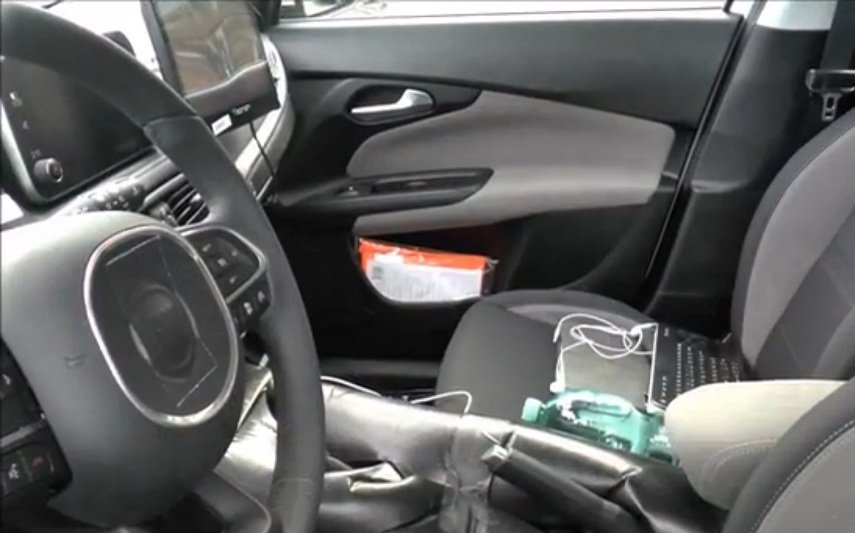 Новый хэтчбек Fiat Tipo заснят внутри и снаружи 1.jpg