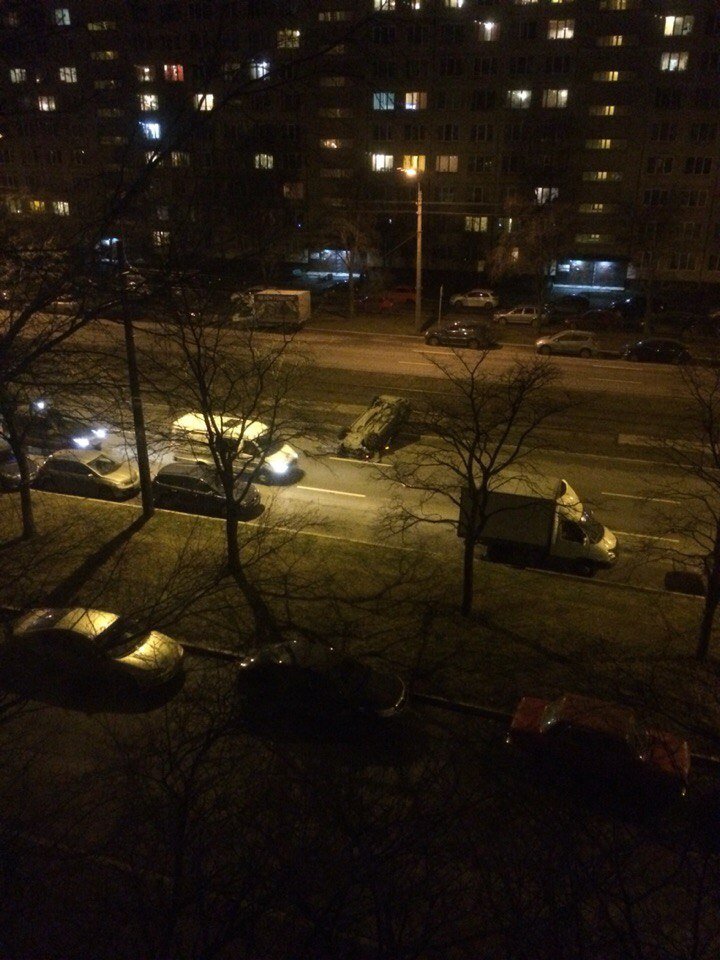 В Петербурге из перевернувшегося внедорожника сбежал водитель (1).jpg