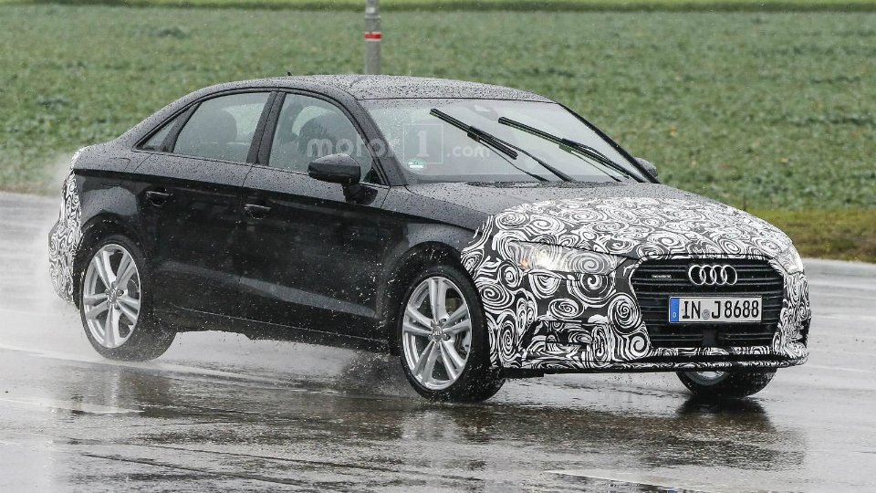 В Сети появилось фото обновленного седана Audi A3 (1).jpg