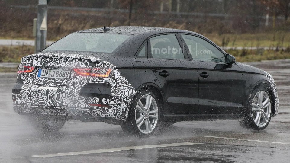 В Сети появилось фото обновленного седана Audi A3 (2).jpg
