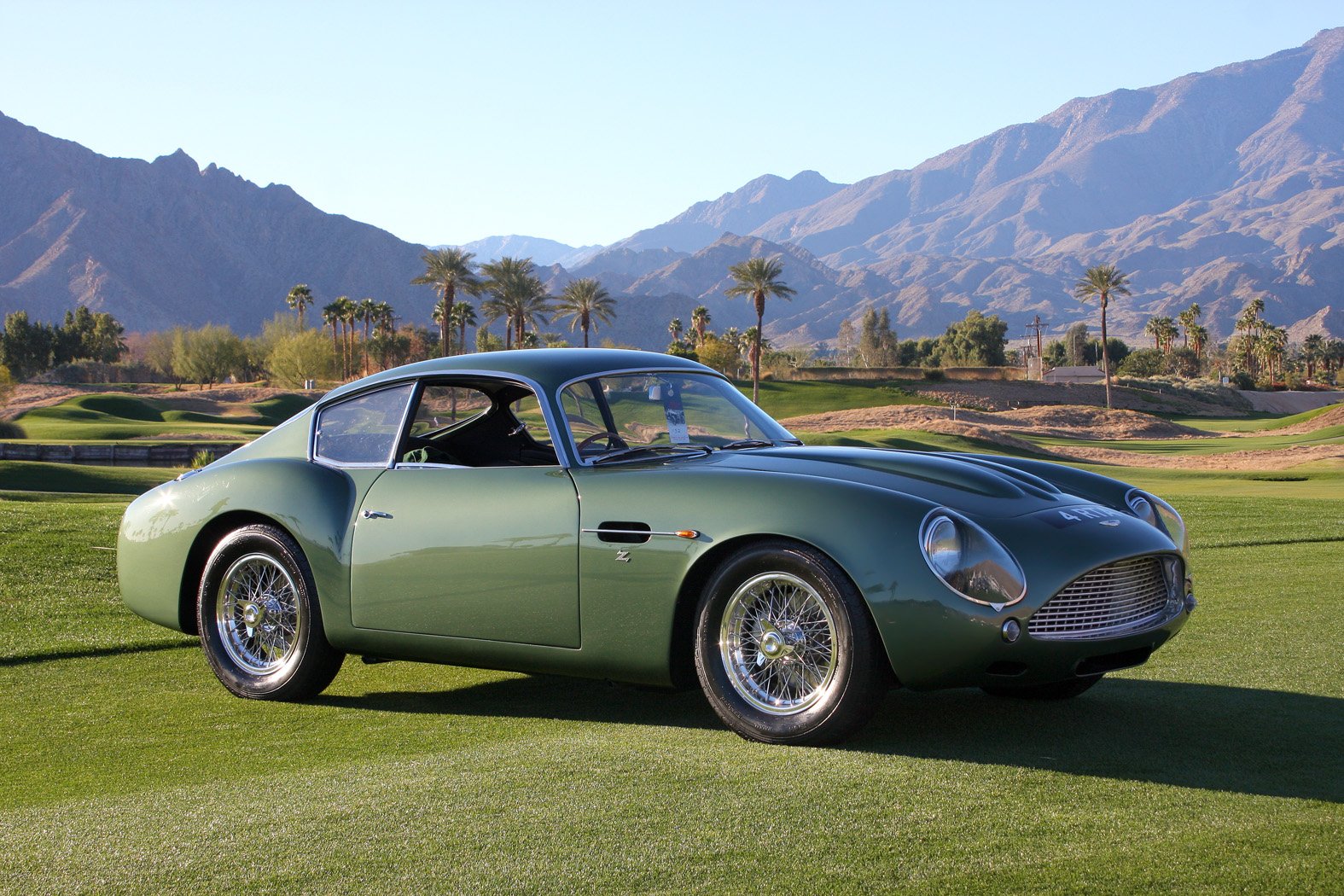 Aston Martin DB4 GT Zagato (2).jpg