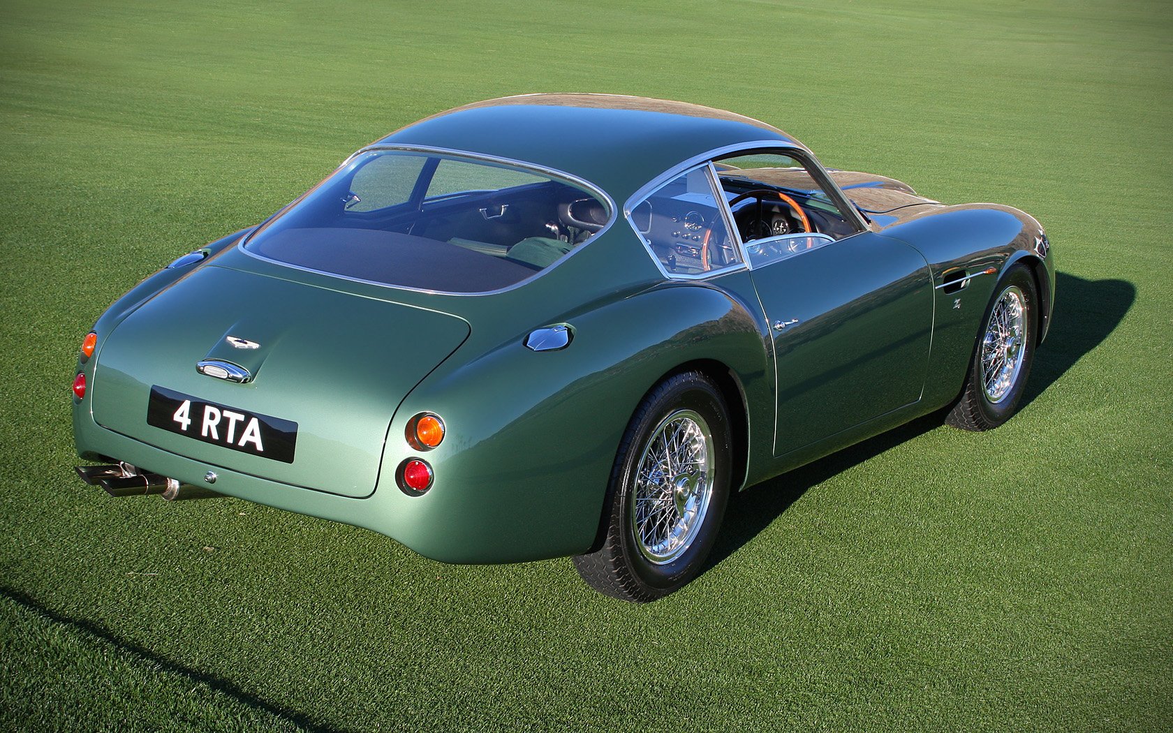 Aston Martin DB4 GT Zagato (3).jpg