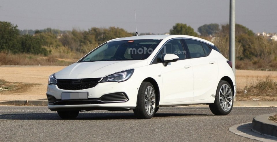 «Заряженный» Opel Astra GSI 2016 модельного года заснят на тестах (5).jpg