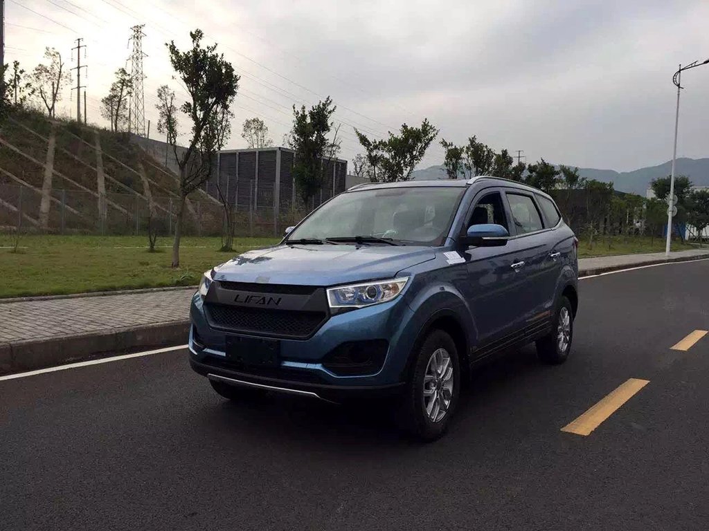 Кроссовер Lifan X70 попал в объективы фотошпионов (1).jpg