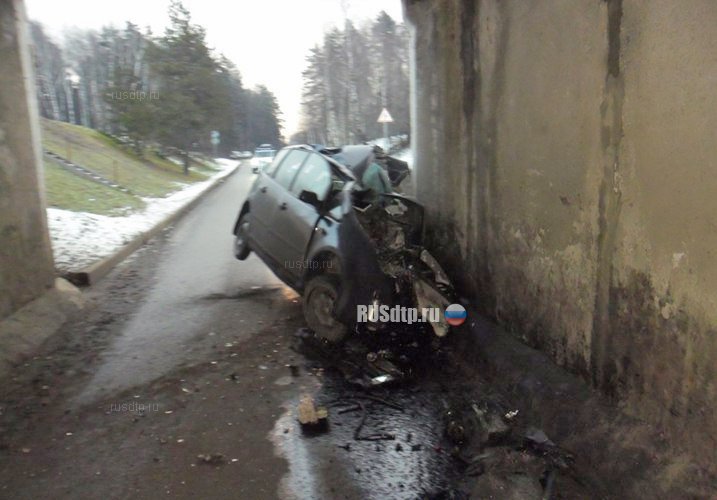 Водитель погиб, врезавшись в опору моста в Домодедовском районе (3).jpg