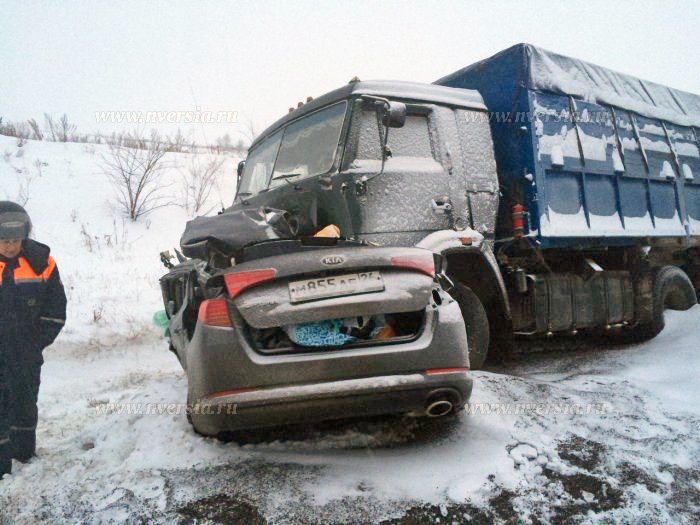Под Саратовом в ДТП с КАМАЗом погибли четыре человека (1).jpg