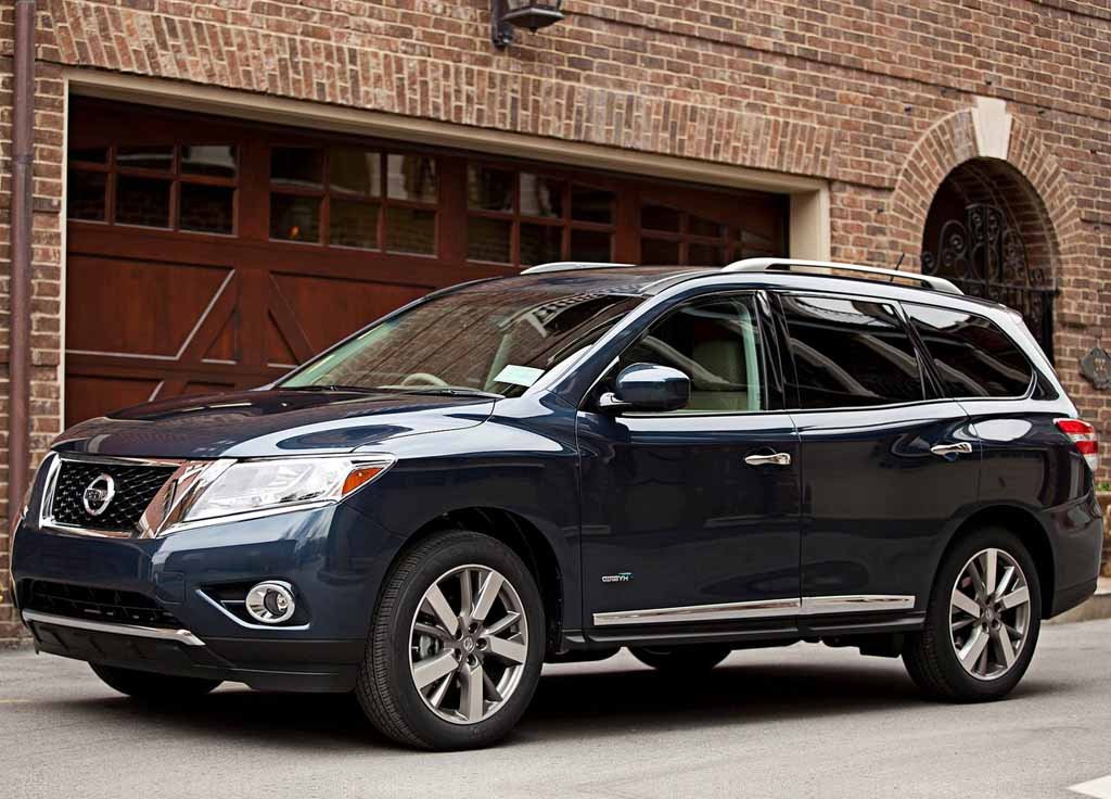 Nissan Pathfinder 2016 2.jpg