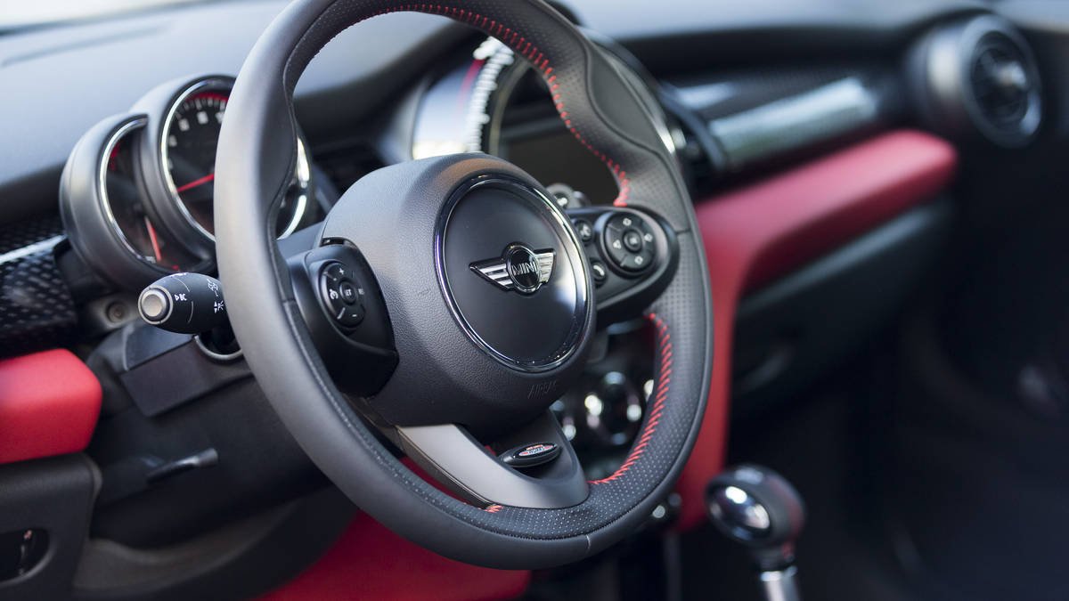 Обновленный MINI Cooper 2015 как городская мечта! ct_072415_jcw_0079.jpg
