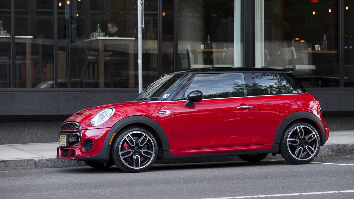 Обновленный MINI Cooper 2015 как городская мечта! ct_072415_jcw_0049.jpg