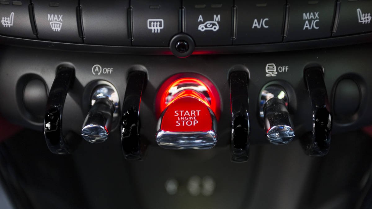 Обновленный MINI Cooper 2015 как городская мечта! ct_072415_jcw_0081.jpg