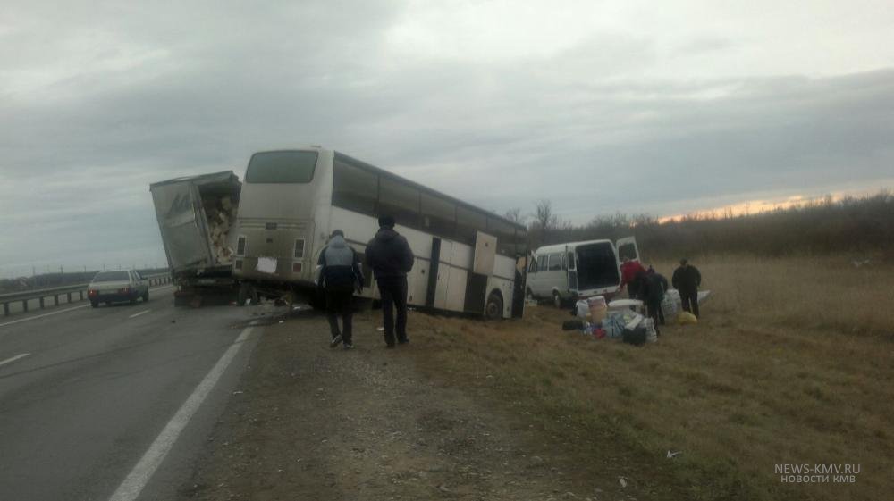 На Ставрополье в ДТП с участием автобуса погиб человек 1.jpg