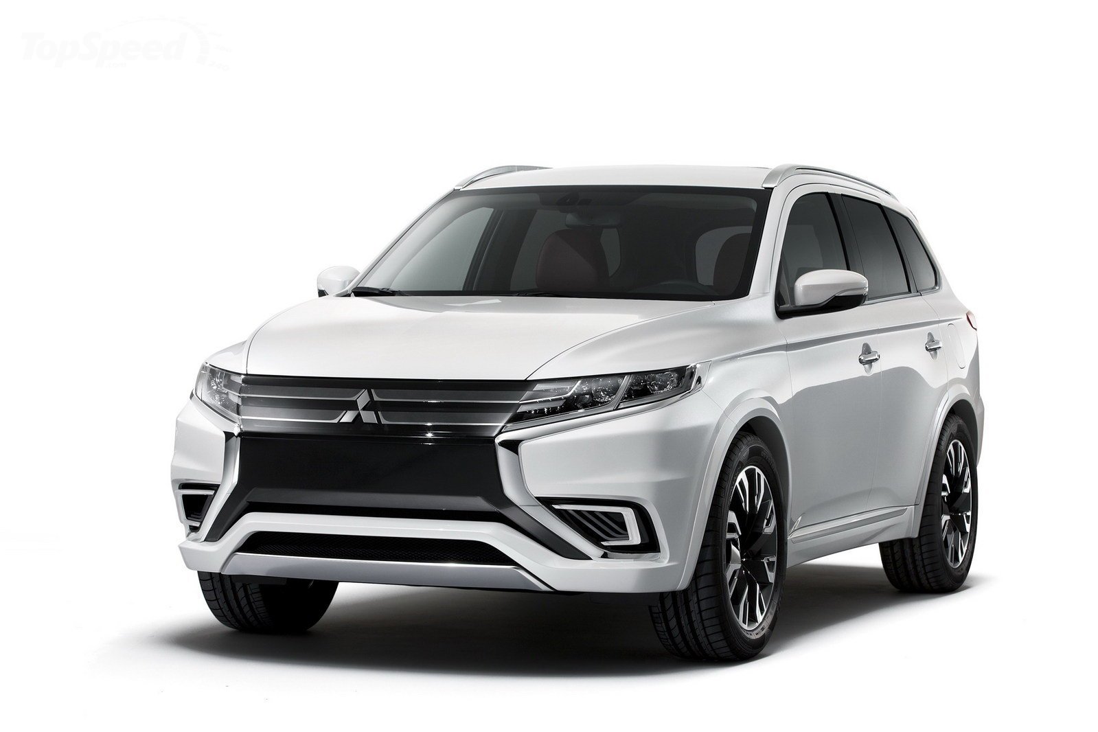 В России продано 344 электрокара Mitsubishi mitsubishi outlander phev.jpg