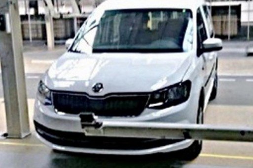 В Сети появились «живые» фотографии нового Skoda Roomster (2).jpg