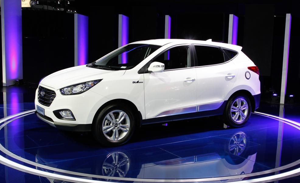Hyundai Tucson Fuel Cell.jpg