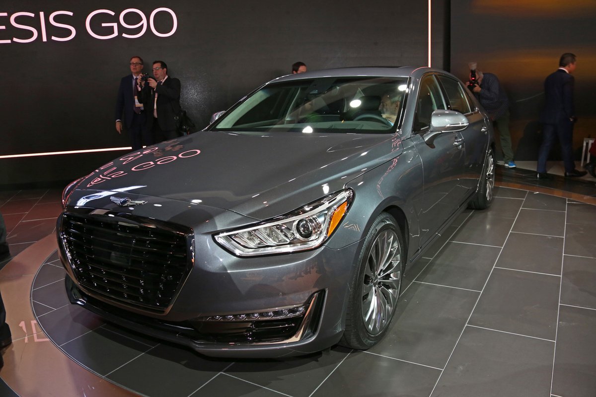 Genesis G90 1.jpg