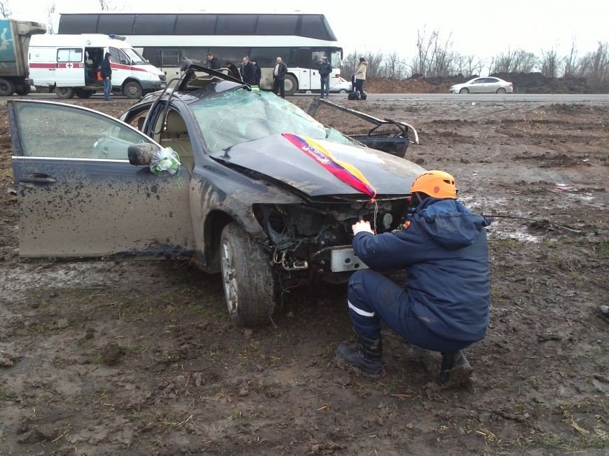 На трассе М4 «Дон» Lexus из свадебного кортежа попал в смертельное ДТП.jpg