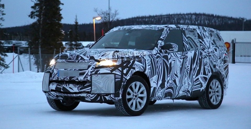 Land Rover Discovery заснят на зимних тестах (4).jpg
