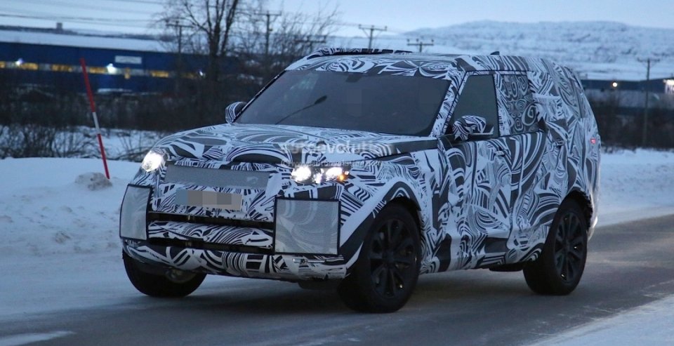 Land Rover Discovery заснят на зимних тестах (2).jpg