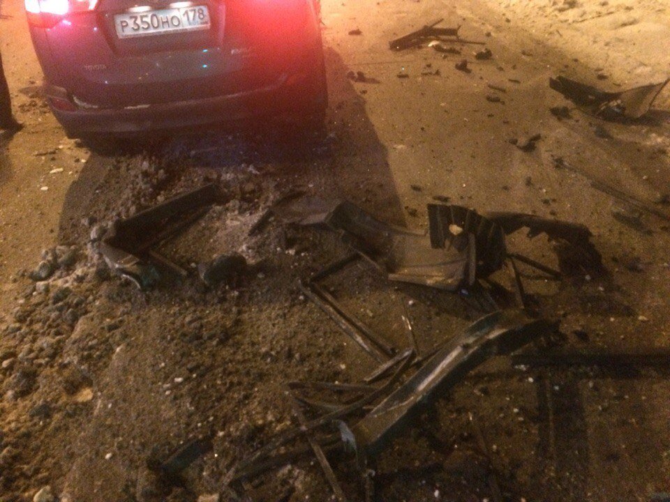 На проспекте Обуховской Обороны пассажирке авто дорожное ограждение повредило голову (1).jpg