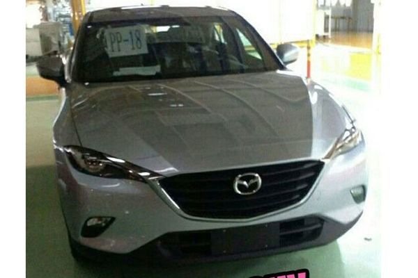 Новый кроссовер Mazda CX-4 заснят в Китае (2).jpg