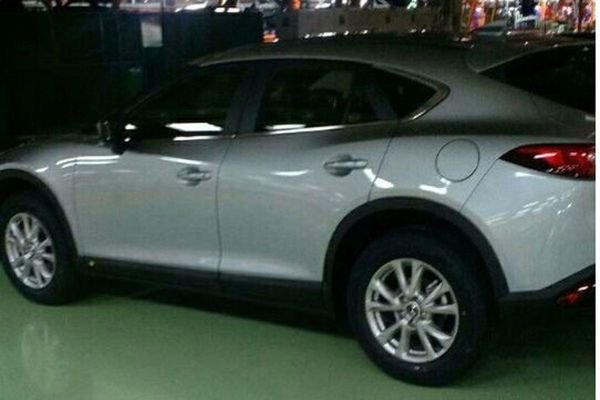 Новый кроссовер Mazda CX-4 заснят в Китае (3).jpg