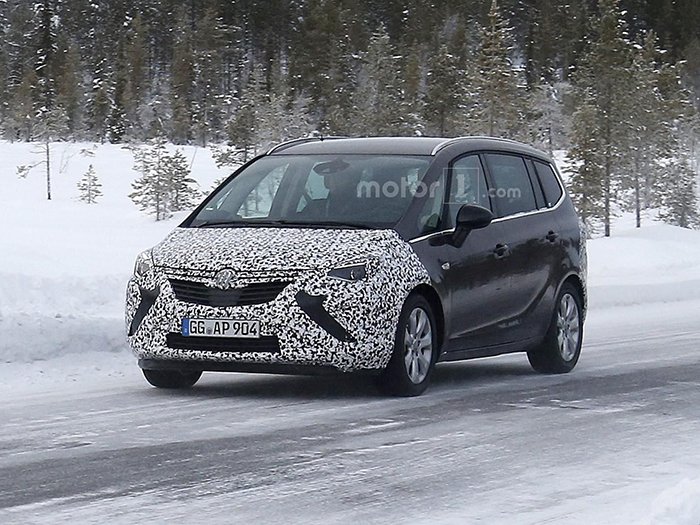 Обновленный Opel Zafira Tourer запснят на тестах (1).jpg