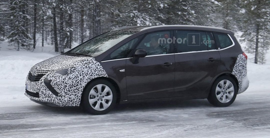 Обновленный Opel Zafira Tourer запснят на тестах (3).jpg