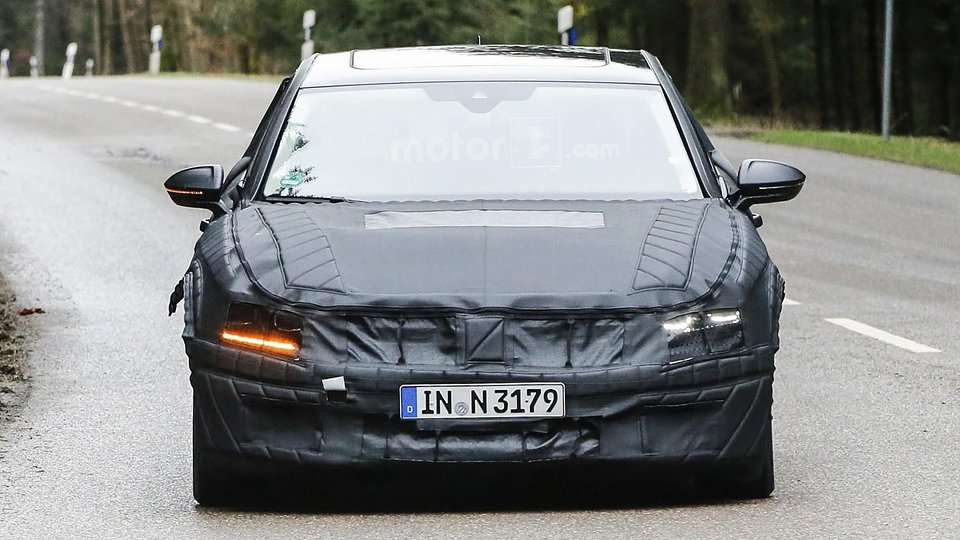 Volkswagen тестирует серийную версию C Coupe GTE (4).jpg